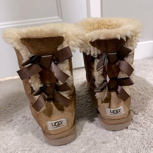 Ugg Bailey bow 8
